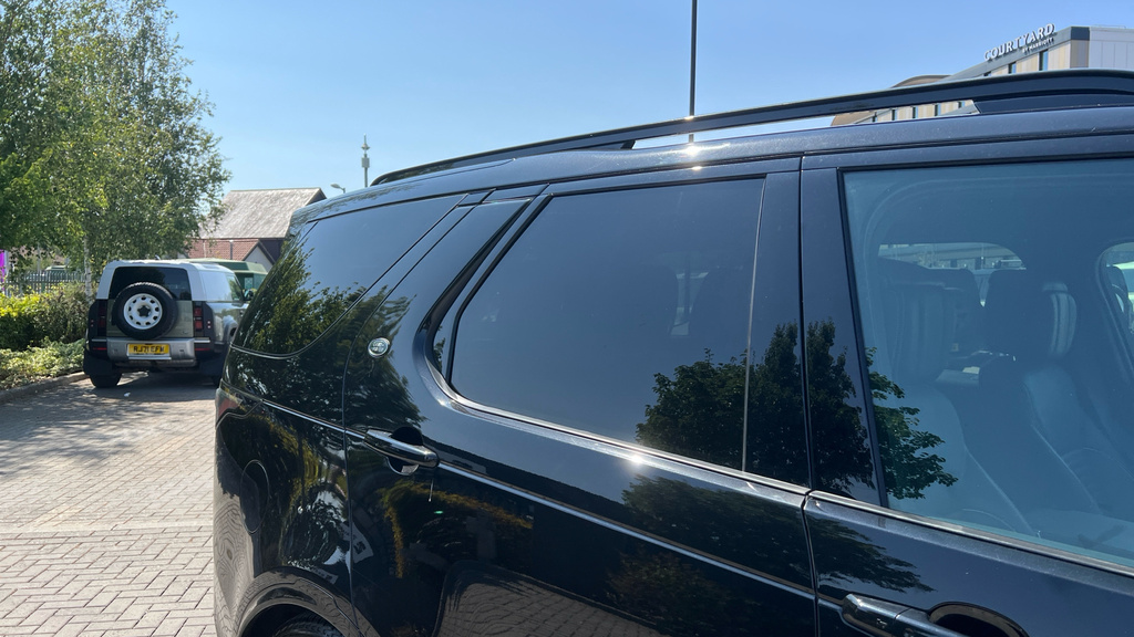 Land Rover Discovery 3.0 D300 Metropolitan Edition Grey #12