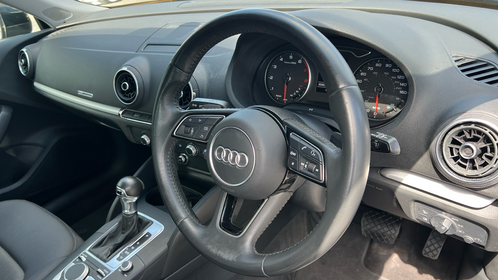 Audi A3 1.5 Tfsi Black Edition Sportback Grey #9