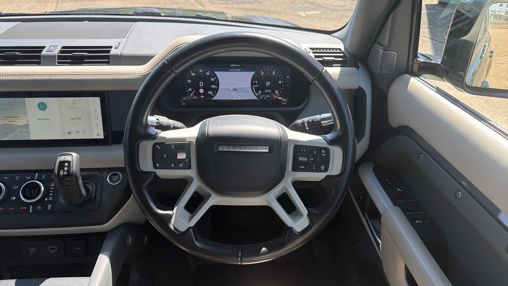 Land Rover Defender 3.0 D300 X-dynamic Hse 110 7 Seat Black #27