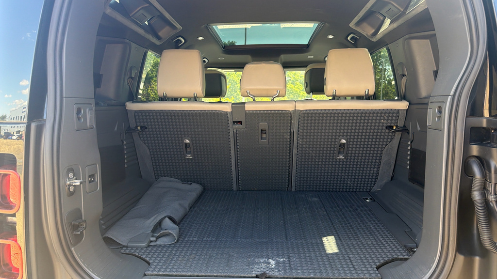 Land Rover Defender 3.0 D300 X-dynamic Hse 110 7 Seat Black #14