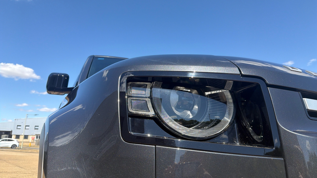 Land Rover Defender 3.0 D300 X-dynamic Hse 110 7 Seat Black #28