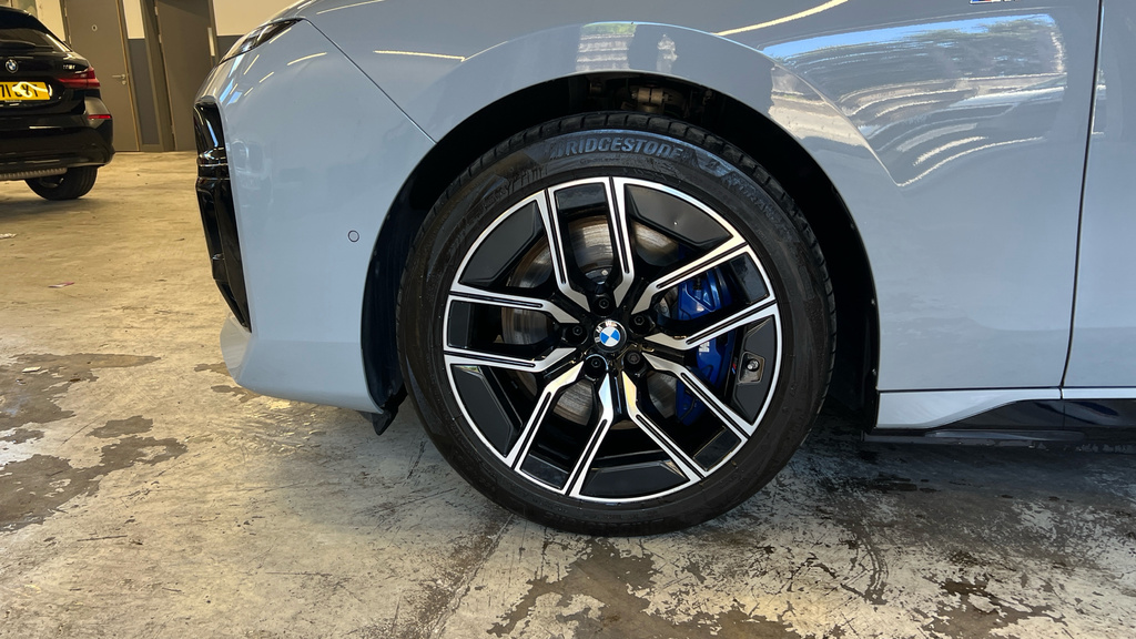 BMW i7 335Kw Edrive50 Excellence 105.7Kwh Blue #29