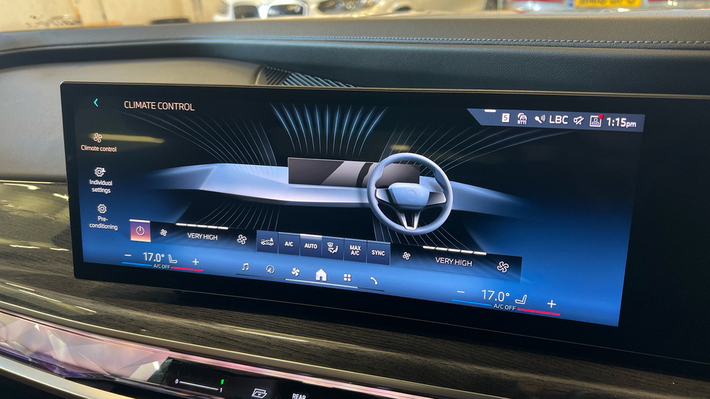 BMW i7 335Kw Edrive50 Excellence 105.7Kwh Blue #54