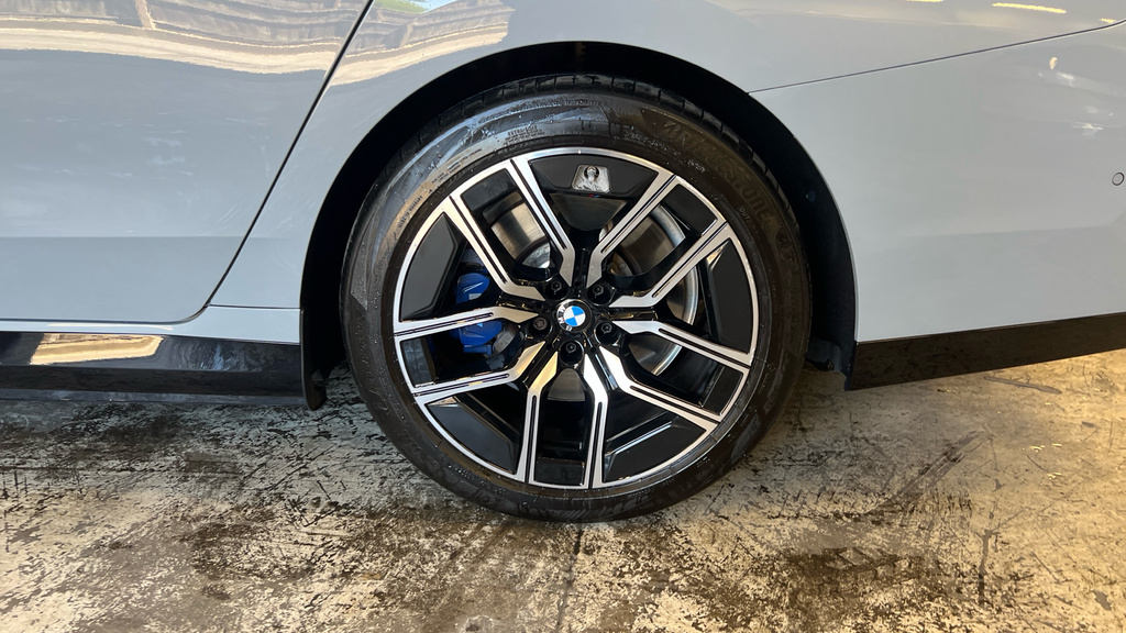 BMW i7 335Kw Edrive50 Excellence 105.7Kwh Blue #30