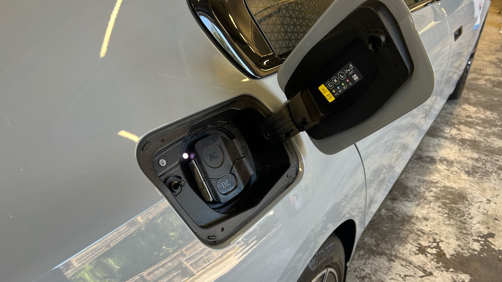 BMW i7 335Kw Edrive50 Excellence 105.7Kwh Blue #4