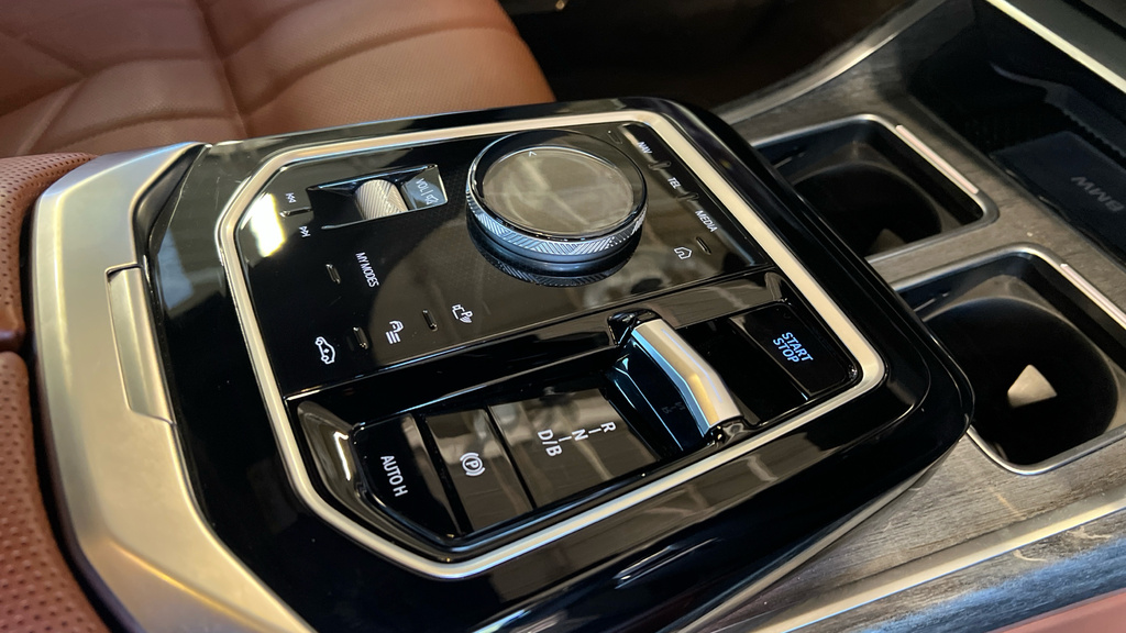 BMW i7 335Kw Edrive50 Excellence 105.7Kwh Blue #26