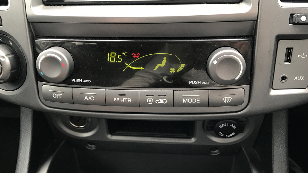 SsangYong Turismo Mpv Grey #18