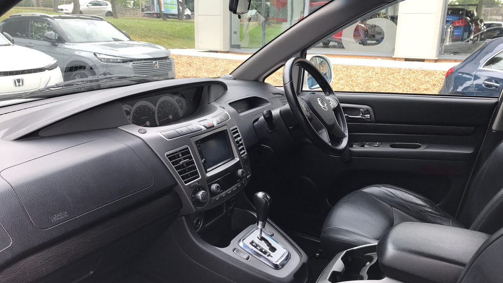 SsangYong Turismo Mpv Grey #13