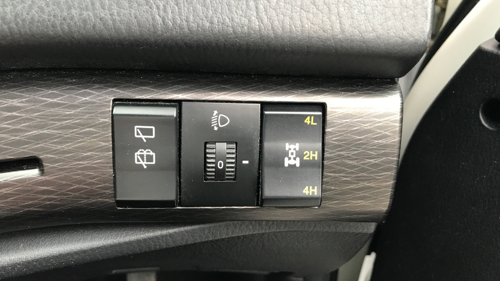 SsangYong Turismo Mpv Grey #40