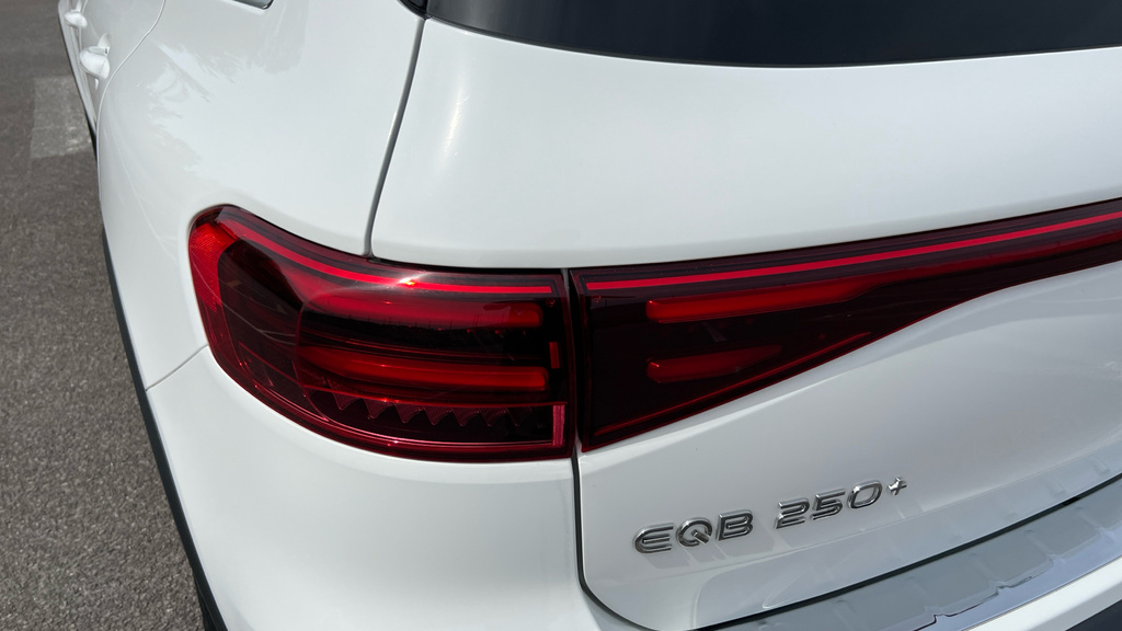Mercedes-Benz EQB Eqb 350 Amg Line Executiv Black #33
