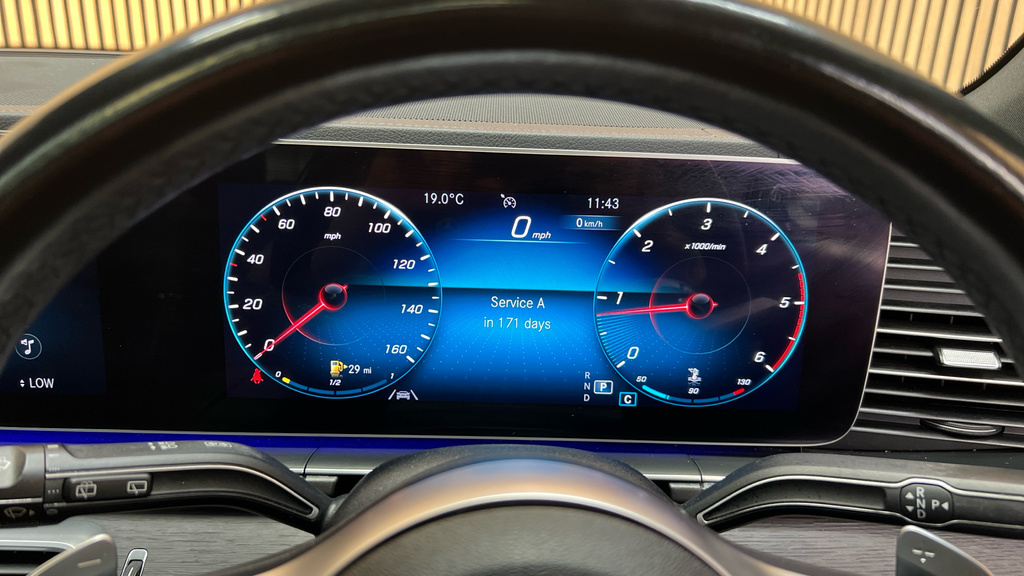 Mercedes-Benz GLE Class Gle 300 Amg Line D 4Matic Grey #32