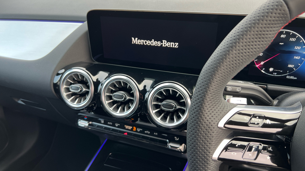 Mercedes-Benz GLA Class 2.0 Gla220d Amg Line Premium Plus Suv KX25UXM Grey #15