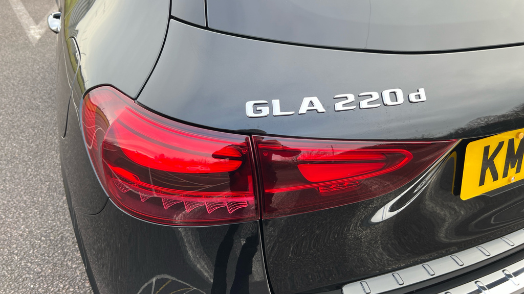 Mercedes-Benz GLA Class 2.0 Gla220d Amg Line Premium Plus Suv KX25UXM Grey #31
