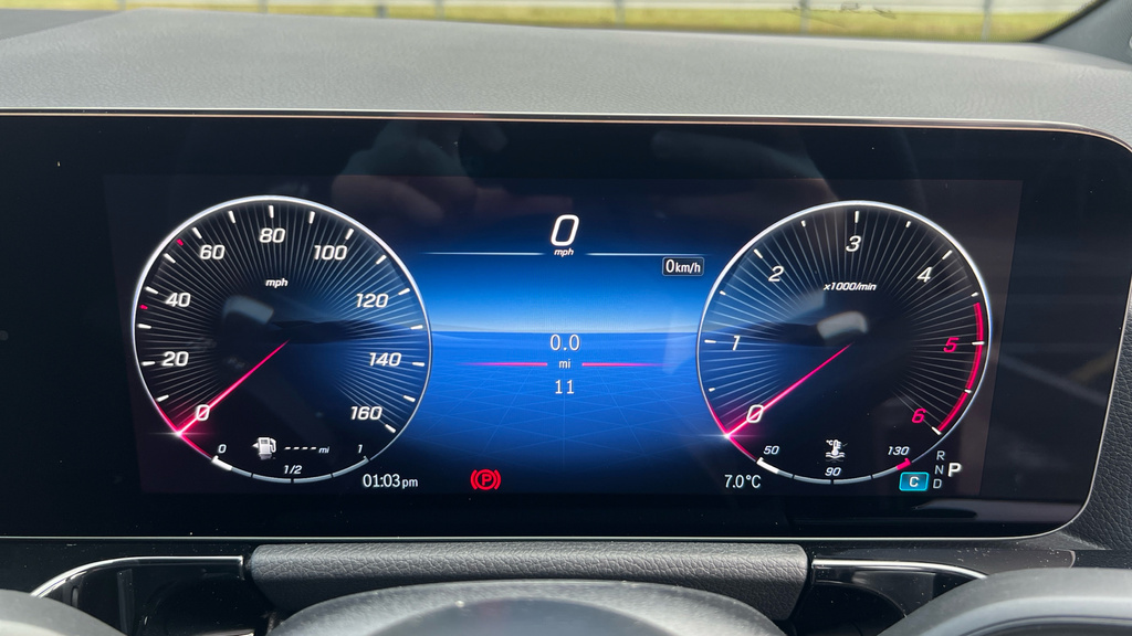 Mercedes-Benz GLA Class 2.0 Gla220d Amg Line Premium Plus Suv KX25UXM Grey #34
