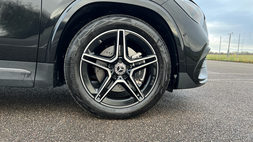 Mercedes-Benz GLA Class 2.0 Gla220d Amg Line Premium Plus Suv KX25UXM Grey #26