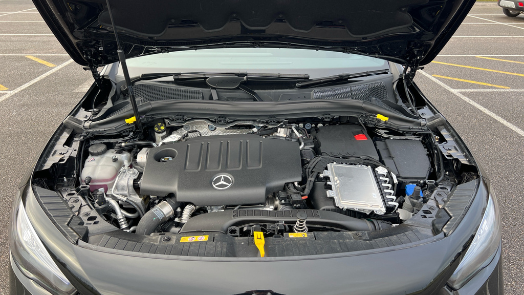 Mercedes-Benz GLA Class 2.0 Gla220d Amg Line Premium Plus Suv KX25UXM Grey #22