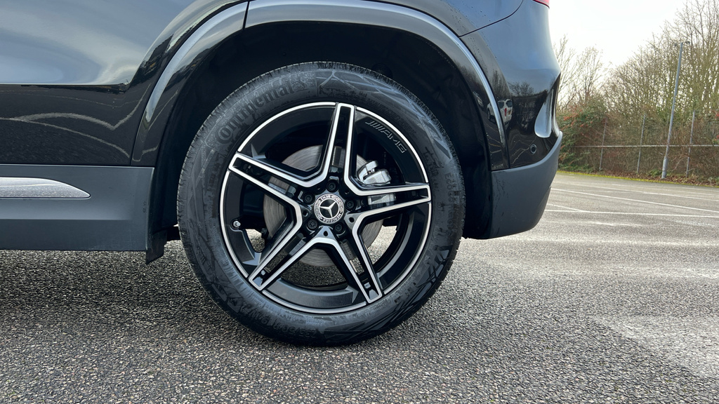 Mercedes-Benz GLA Class 2.0 Gla220d Amg Line Premium Plus Suv KX25UXM Grey #24