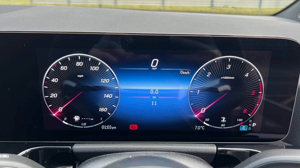 Mercedes-Benz GLA Class 2.0 Gla220d Amg Line Premium Plus Suv KX25UXM Grey #33