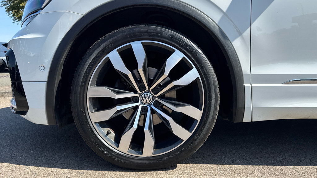 Volkswagen Tiguan Silver #17