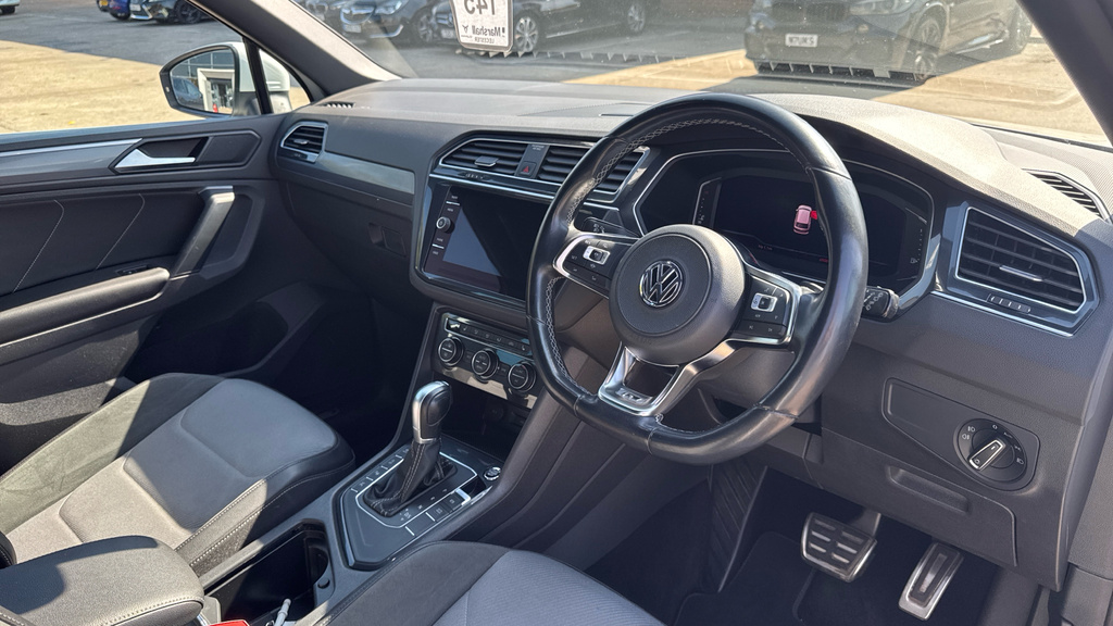 Volkswagen Tiguan Silver #9