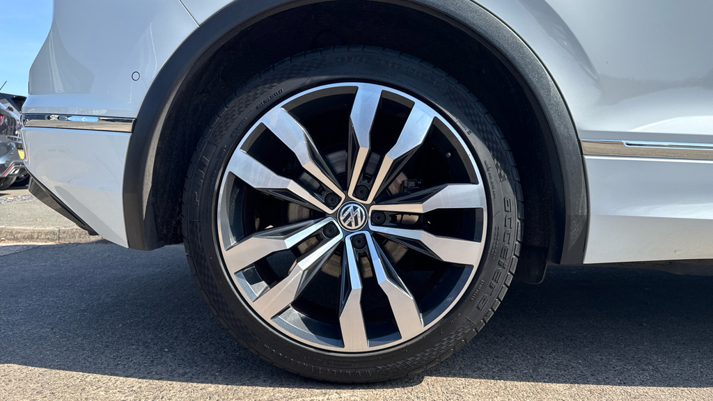 Volkswagen Tiguan Silver #19