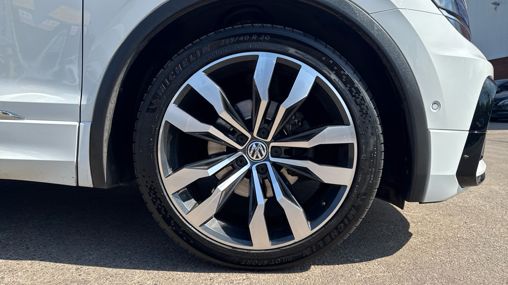 Volkswagen Tiguan Silver #20