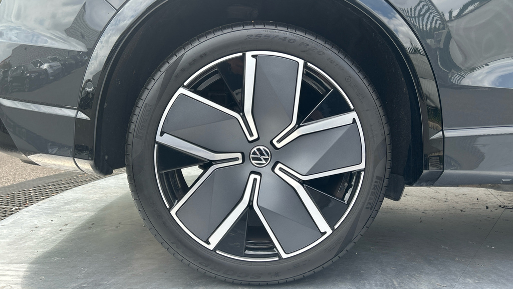 Volkswagen Tiguan R-line White #19