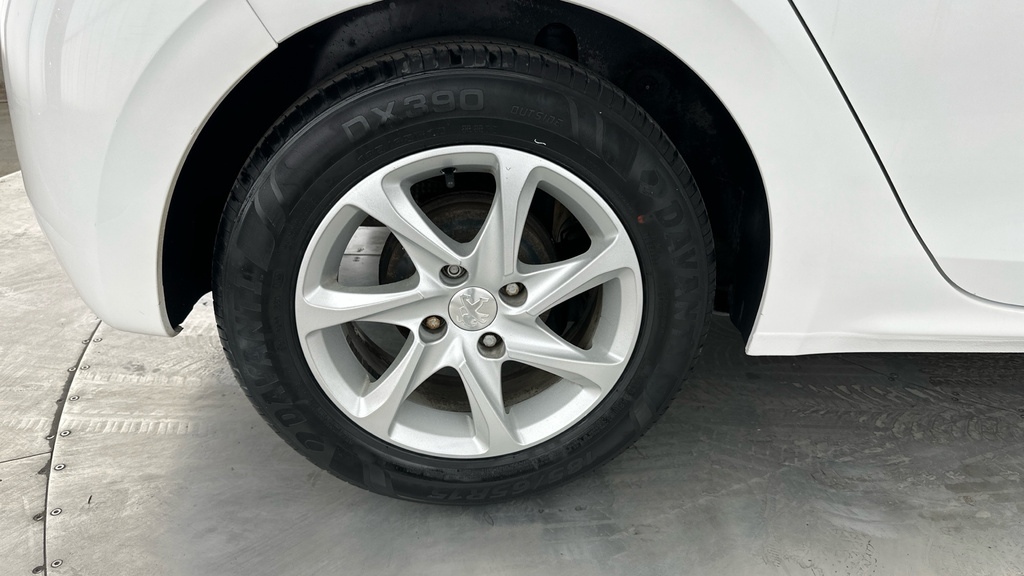 Peugeot 208 1.2 Puretech 82 Allure Grey #23