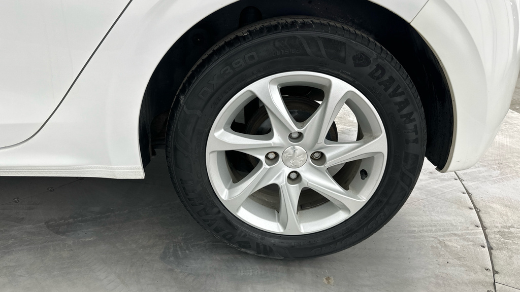 Peugeot 208 1.2 Puretech 82 Allure Grey #22