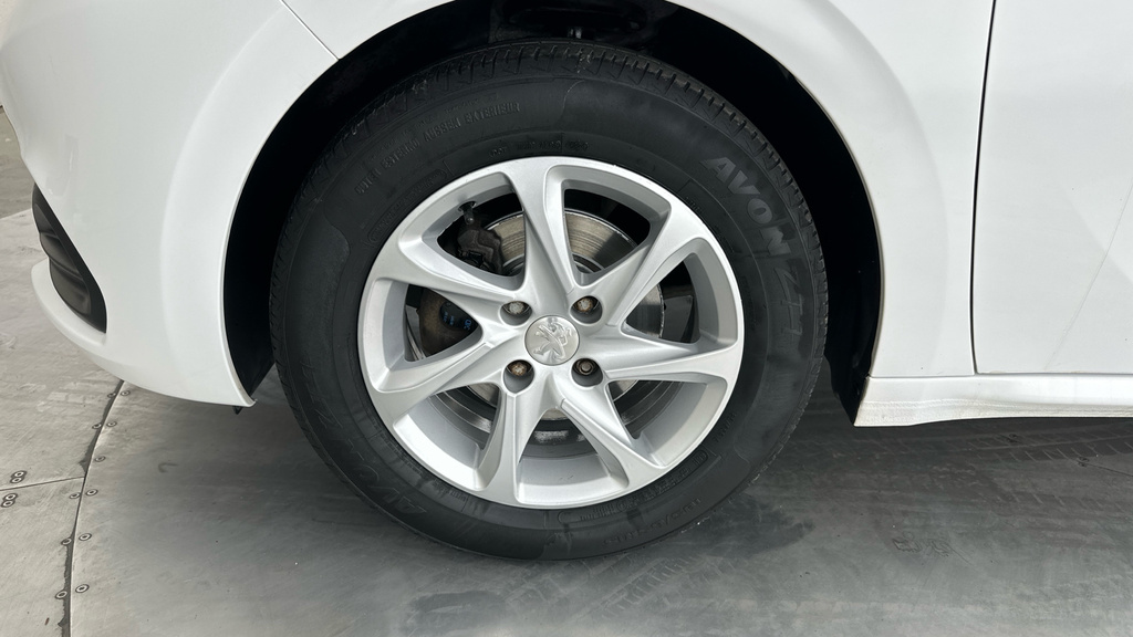 Peugeot 208 1.2 Puretech 82 Allure Grey #21