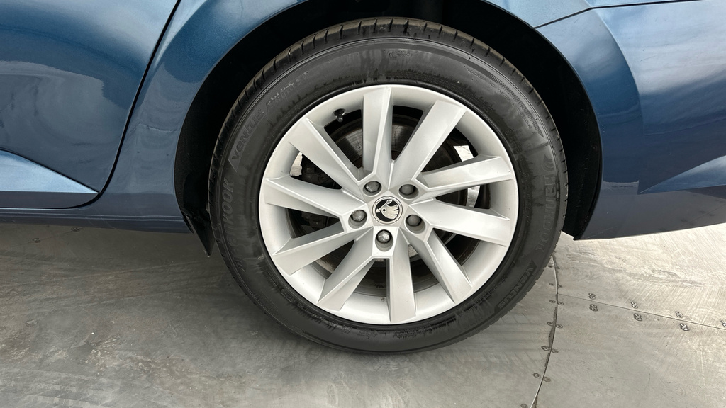 Skoda Superb 2.0 Tdi Cr Se Dsg Silver #26
