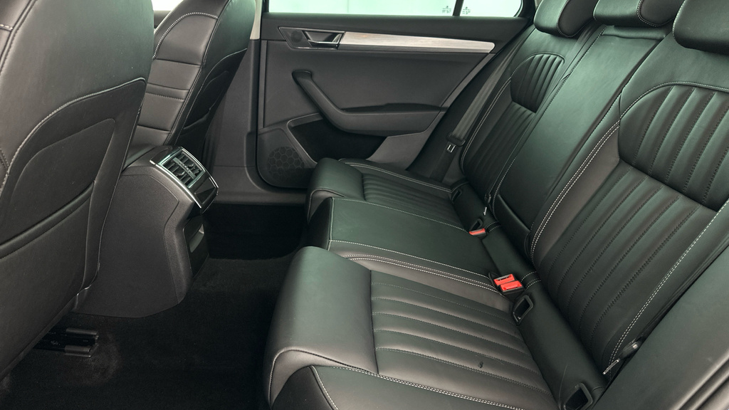 Skoda Superb 2.0 Tdi Cr Se Dsg Silver #22