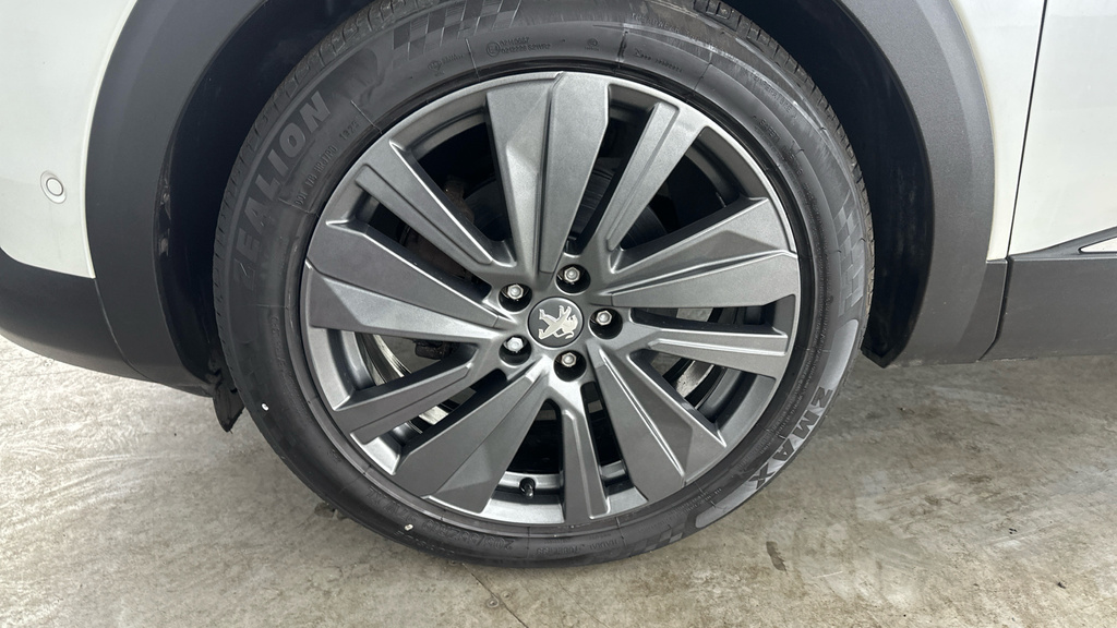 Peugeot 3008 1.5 Bluehdi Active Red #27