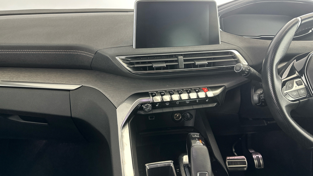 Peugeot 3008 1.5 Bluehdi Active Red #22