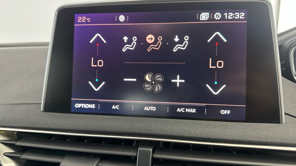 Peugeot 3008 1.5 Bluehdi Active Red #19