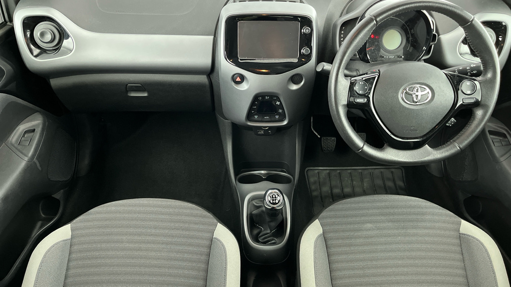 Toyota Aygo X X-trend Silver #13
