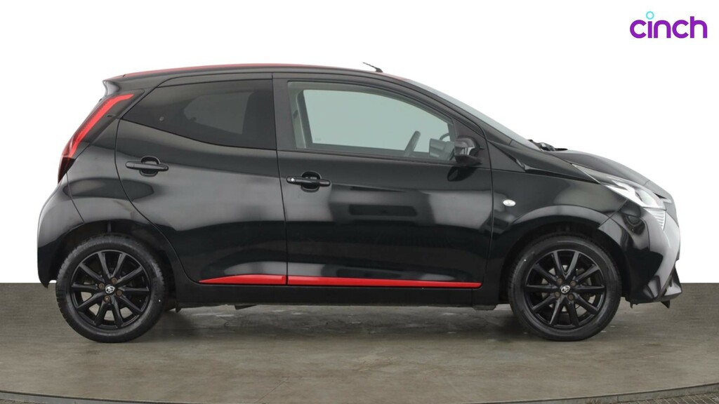 Toyota Aygo X X-trend Silver #2