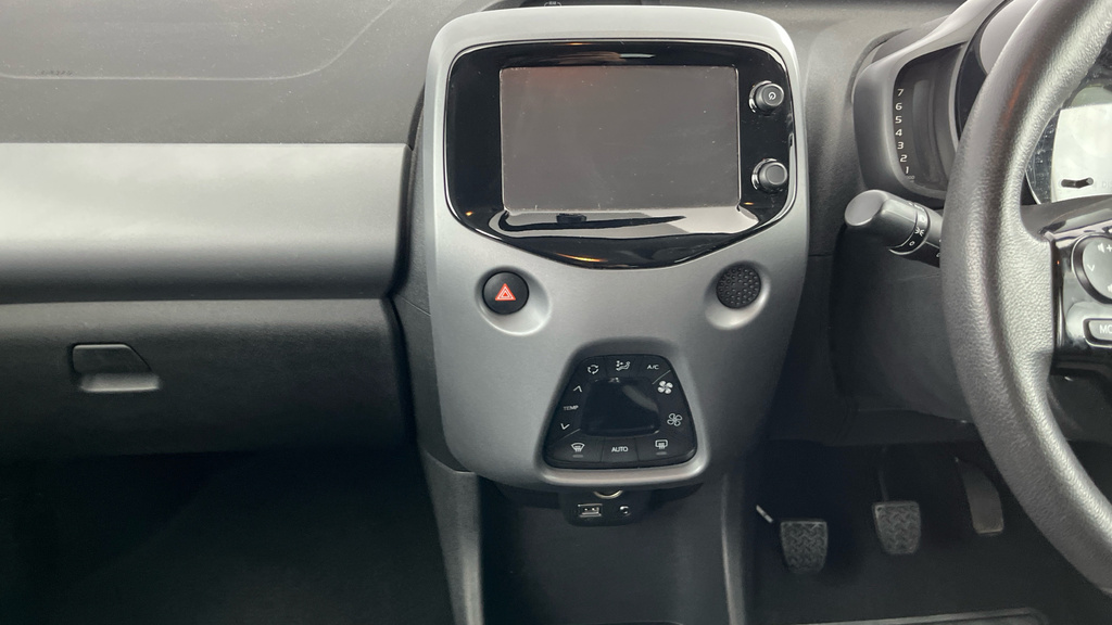 Toyota Aygo X X-trend Silver #20