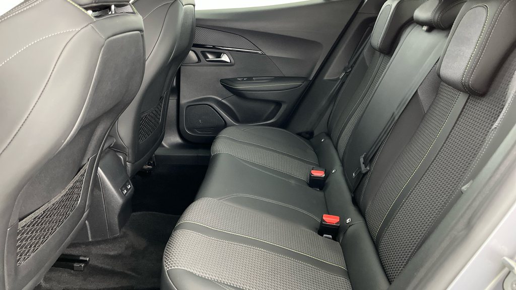 Peugeot e-2008 Peugeot 2008 Gt Blue #26