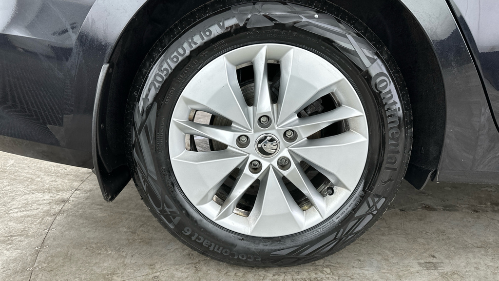 Skoda Octavia 2.0 Tdi 116Ps Se Estate Grey #24