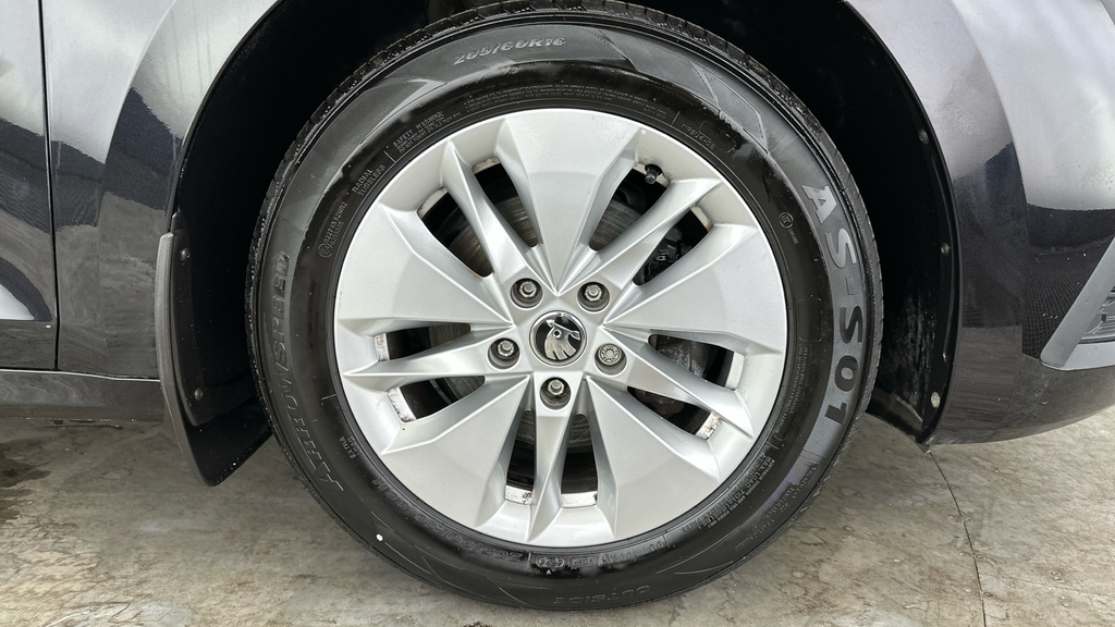 Skoda Octavia 2.0 Tdi 116Ps Se Estate Grey #25