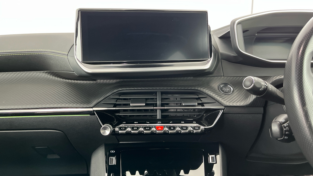 Peugeot 208 1.2 Puretech Active Premium Hatchback M White #18