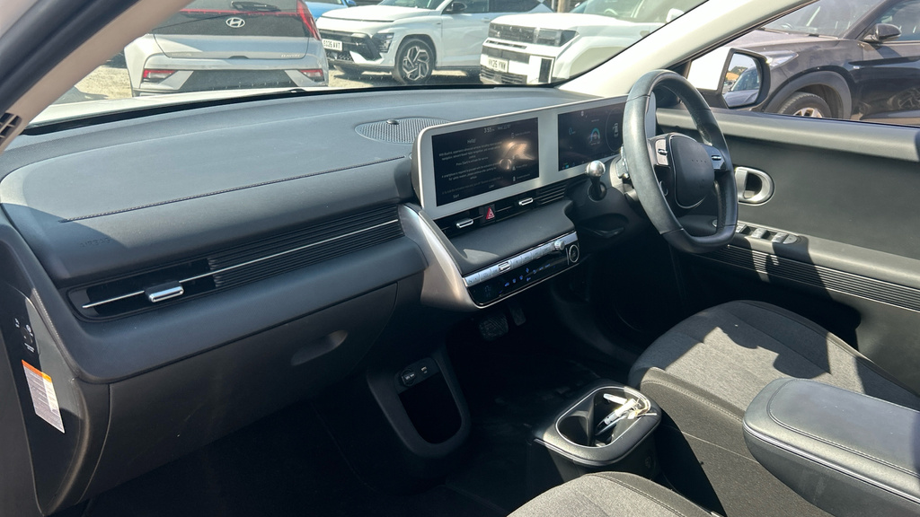 Hyundai Ioniq 5 Premium White #10