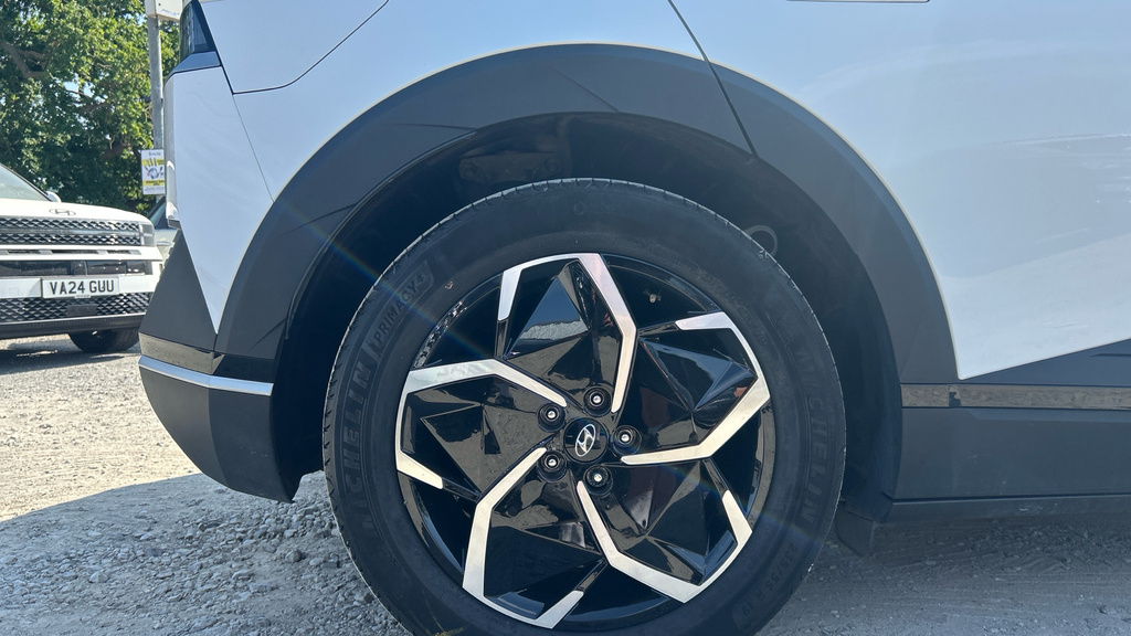 Hyundai Ioniq 5 Premium White #19