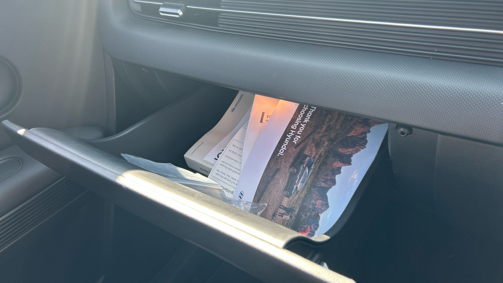 Hyundai Ioniq 5 Premium White #21