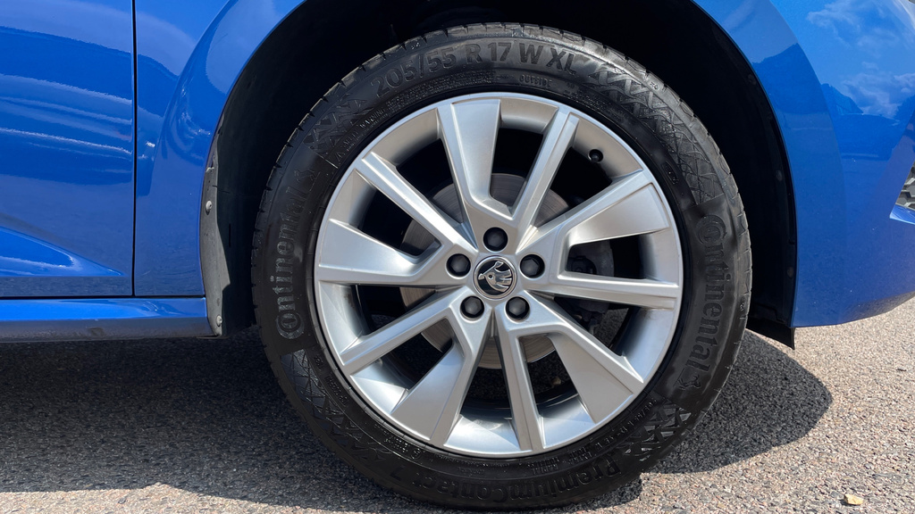 Skoda Kamiq Suv Grey #26