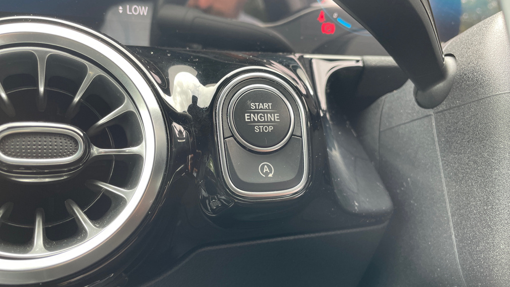 Mercedes-Benz GLA Class Gla 220D 4Matic Amg Line Premium Plus White #24