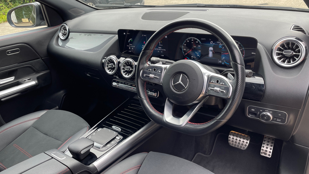 Mercedes-Benz GLA Class Gla 220D 4Matic Amg Line Premium Plus White #12