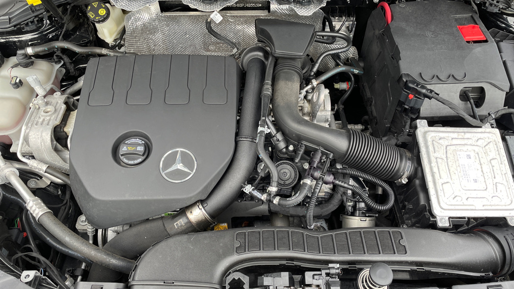 Mercedes-Benz GLA Class Gla 220D 4Matic Amg Line Premium Plus White #28