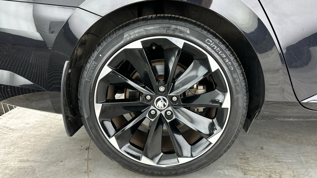 Skoda Superb 1.5 Tsi 150Ps Sportline Grey #31